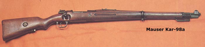 Revista "Armas y Municiones", N� 44, enero de 1990 - Click para ampliar